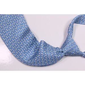 Vineyard Vines Light Blue Seashells Flip-Flops Print Design Silk Necktie Tie